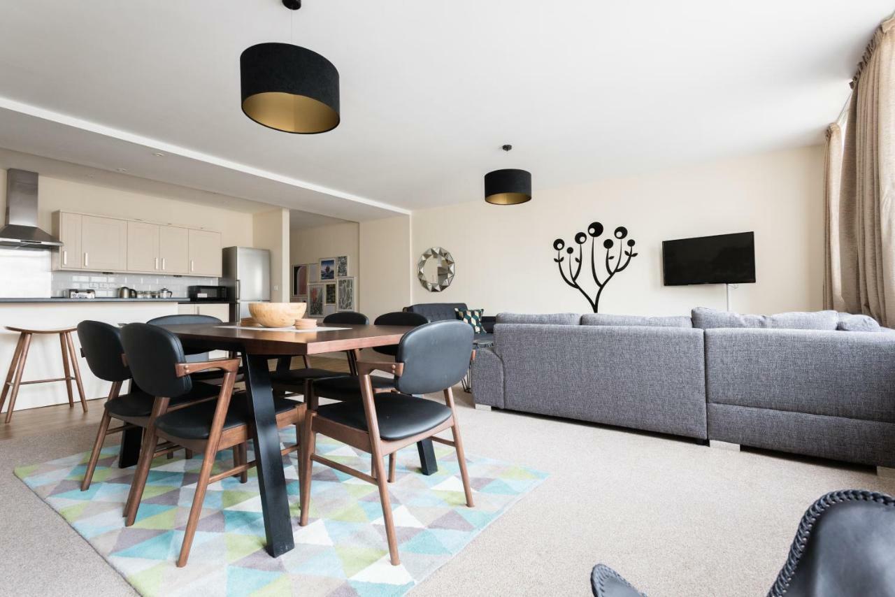 The Broadmead Jungle - Lovely & Central 3bdr